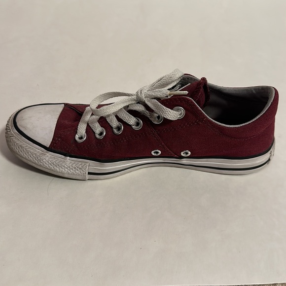 Converse All Star Sneakers Burgundy Women’s Size 8 - Picture 4 of 10
